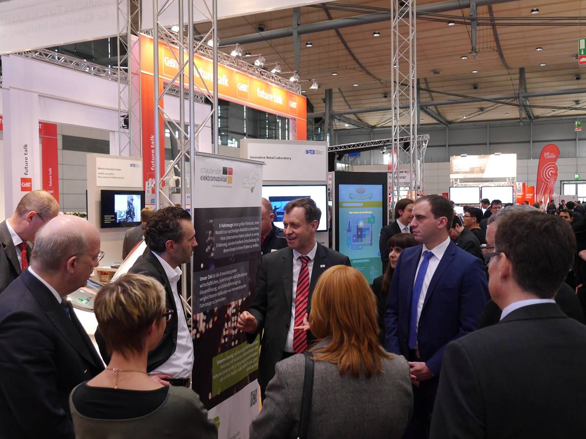 CeBIT eFahrung b